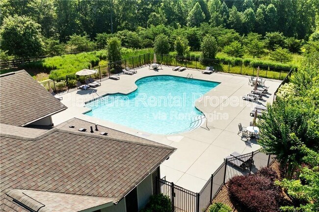 Building Photo - 705 Fieldcrest Park Ln