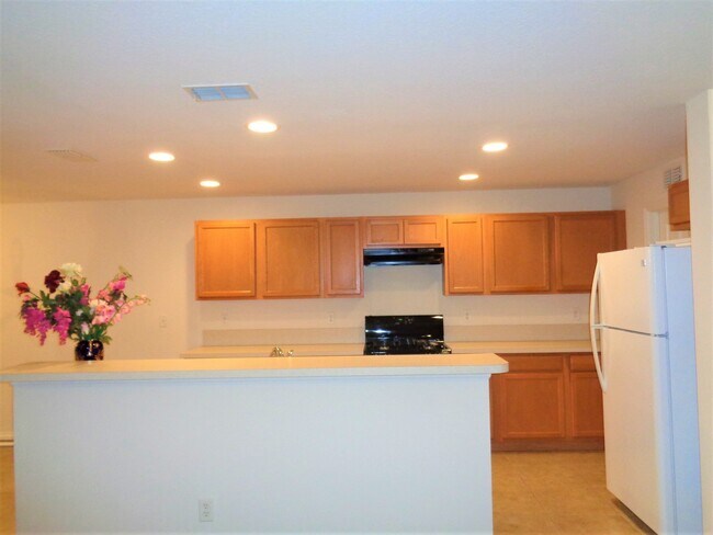Building Photo - 1636 Pointe W Wy