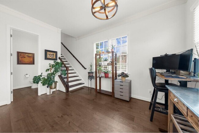 Building Photo - 410 Rose Garden Ln