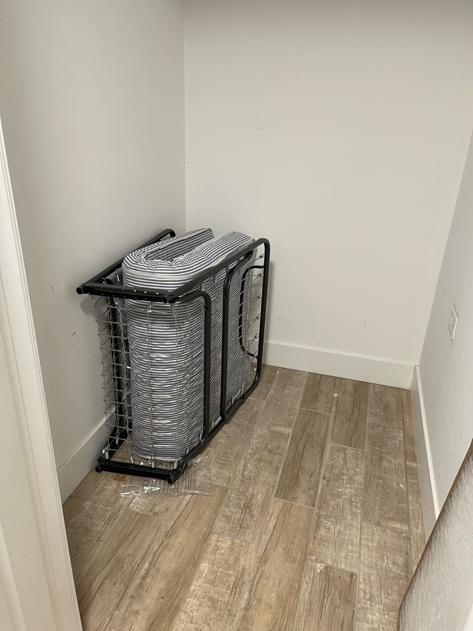 Garden Unit - 4836 S Michigan Ave