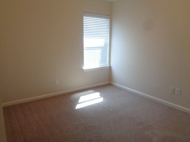 Building Photo - 19021 Hammer Ln