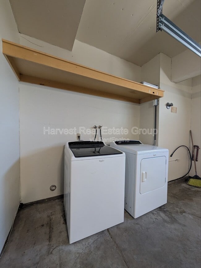 Building Photo - 5621 Civic Terrace Ave