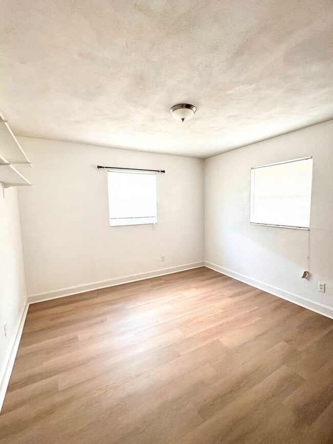 Building Photo - Section 8 Voucher Accepted! Newly Renovated 3-Bed/2-Bath Home – Large Yard & Fenced Privacy!