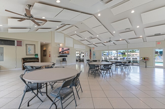 Building Photo - 650 Snug Harbor Dr