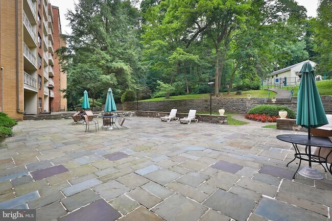 Building Photo - 7900 Old York Rd