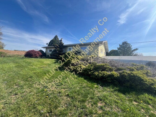 Building Photo - 3 Bedroom in Red Lion Schools with a 1 Car...