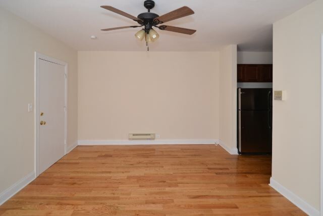 Building Photo - 838 W Cornelia Ave