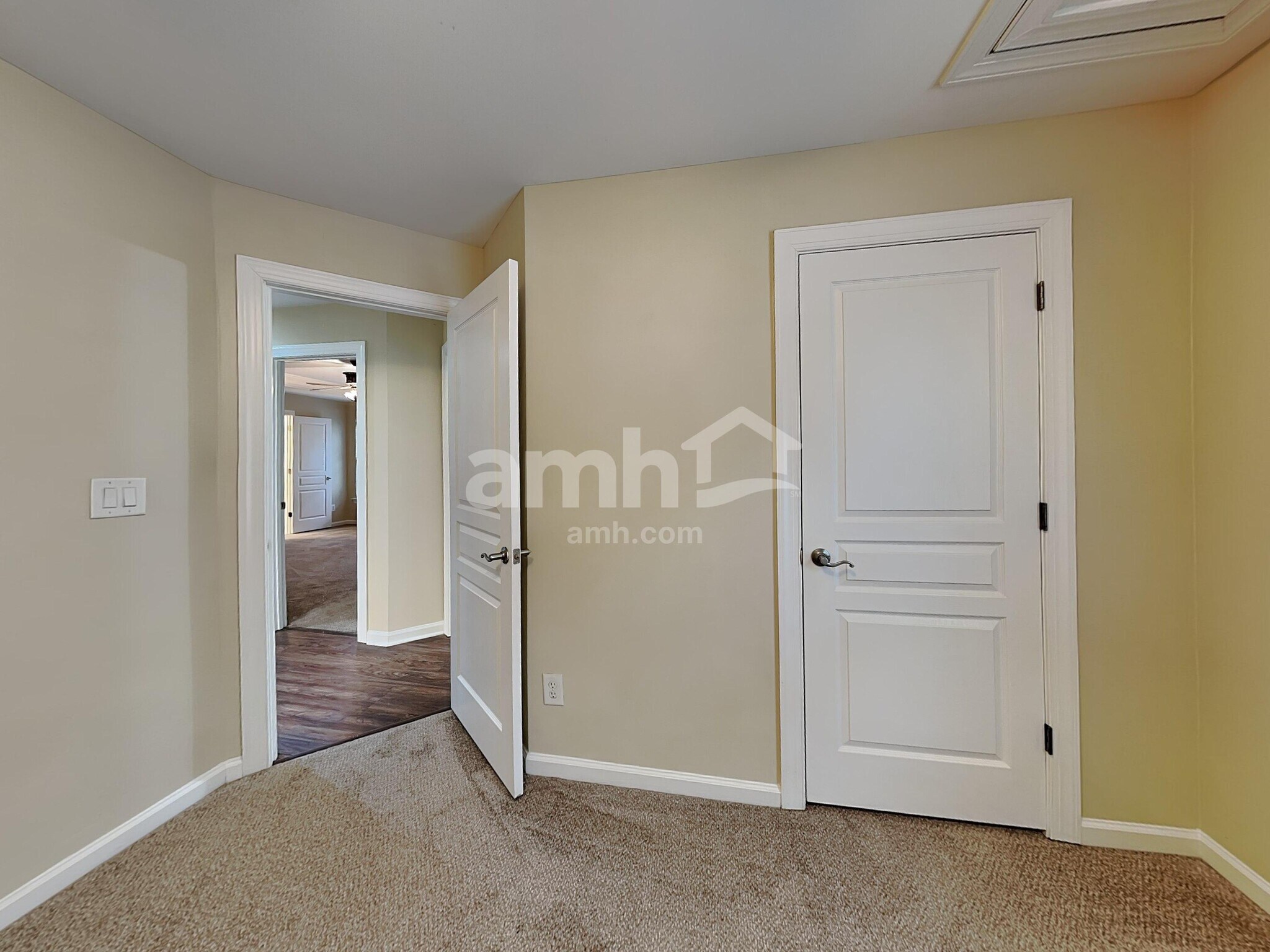 Building Photo - 7860 Keepsake Ln