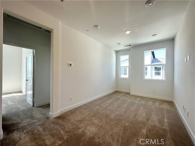 Building Photo - 322 Tank