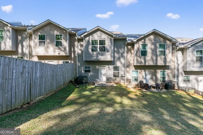 Building Photo - 1110 Highwood Ln