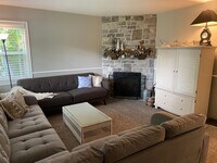 Building Photo - Beautiful Farmington Home