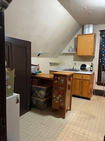 Building Photo - 2078 Atwood Ave