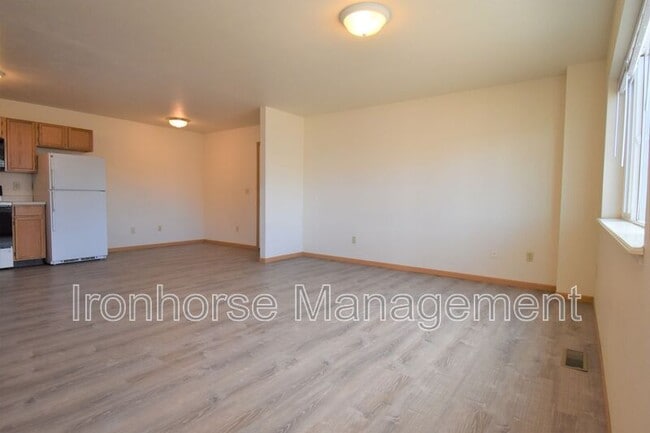 Building Photo - 2491 Wheeler Dr