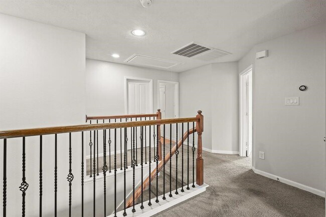 Building Photo - 6719 Path Way Ct