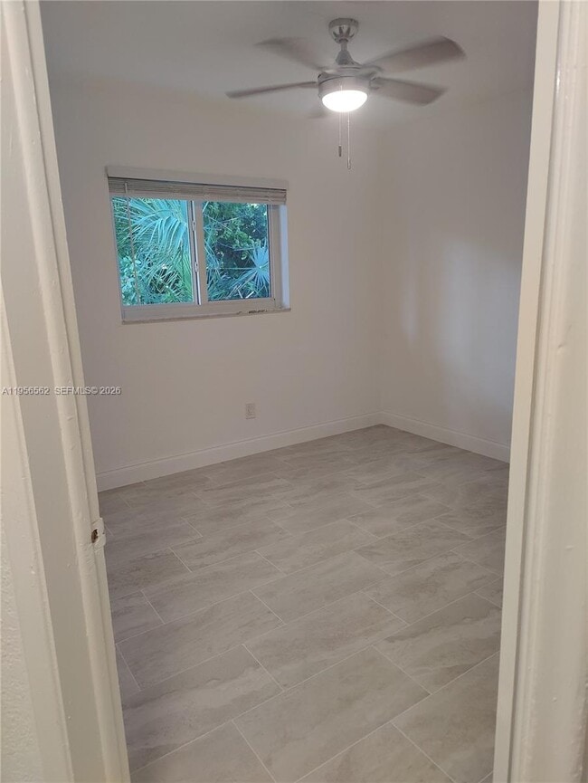 Building Photo - 1400 NW 2nd Ave