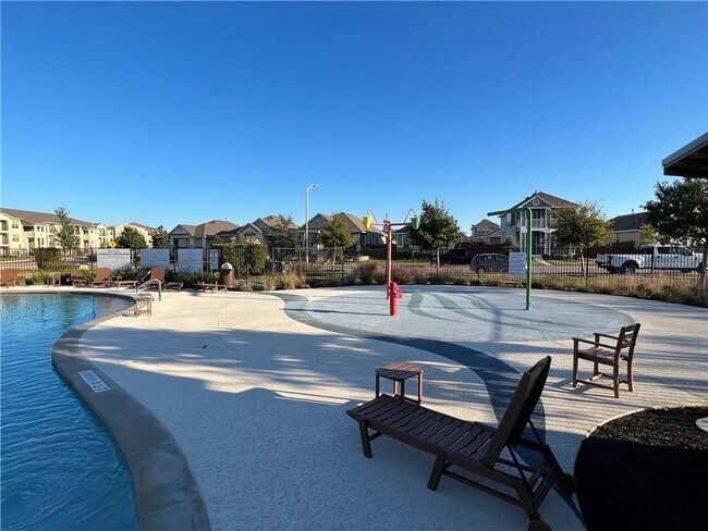 Building Photo - 308 S Brook Dr