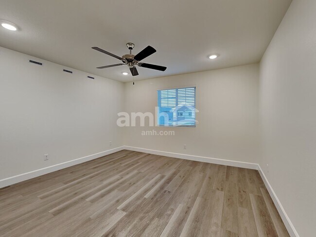 Building Photo - 10375 Medusita St