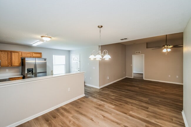 Building Photo - 5342 Arlington Rd