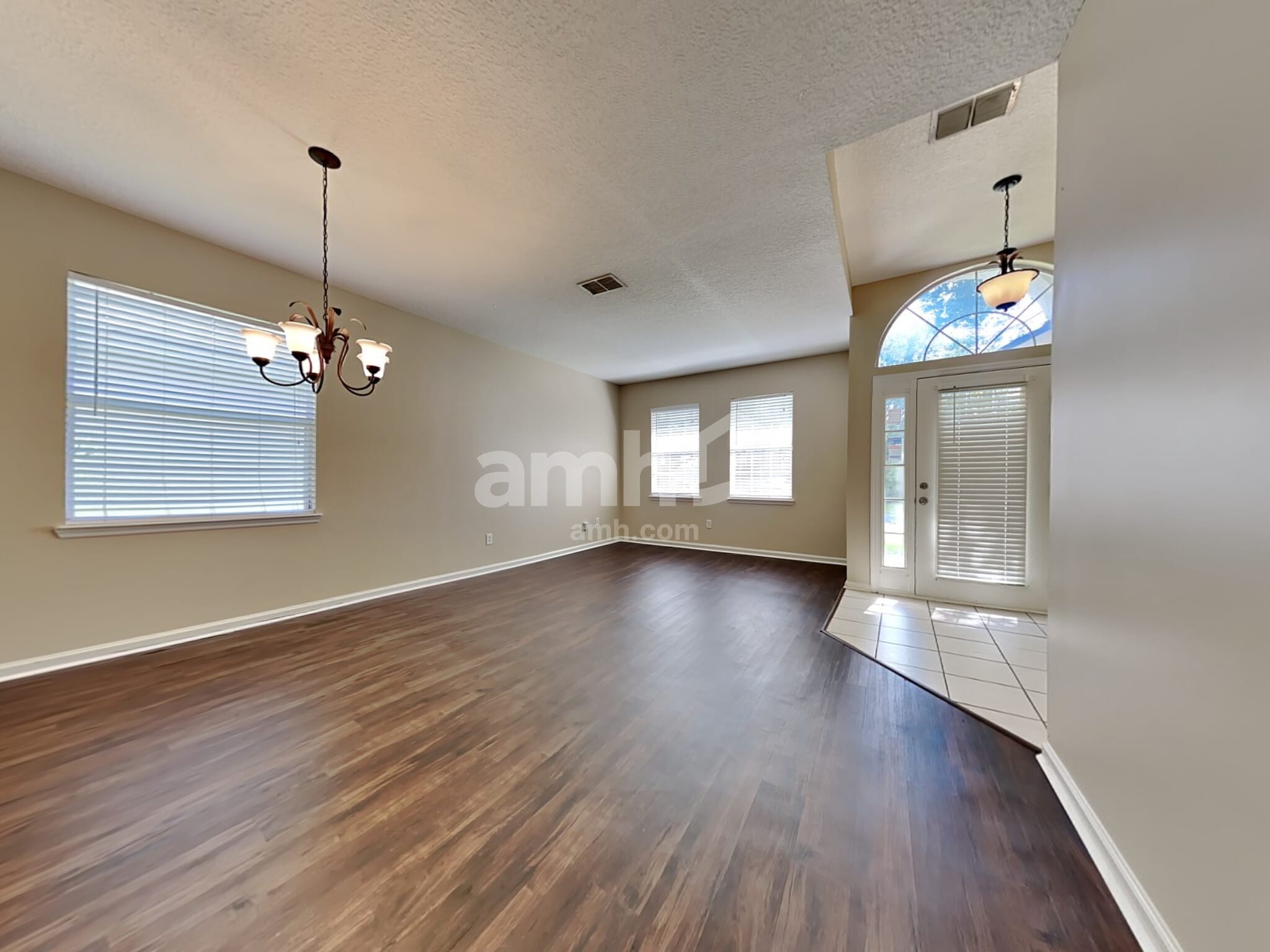 Building Photo - 658 Southland Ln