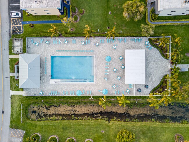 Building Photo - 509 Capri Dr