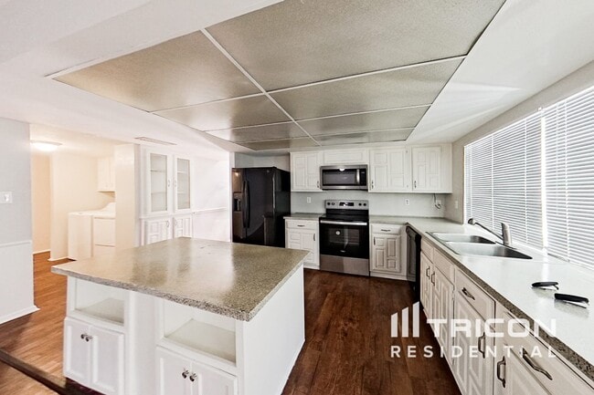 Building Photo - 3816 Aspenwood Dr