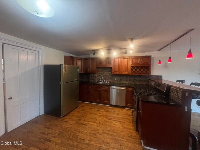 Building Photo - 17 Ash Grove Pl