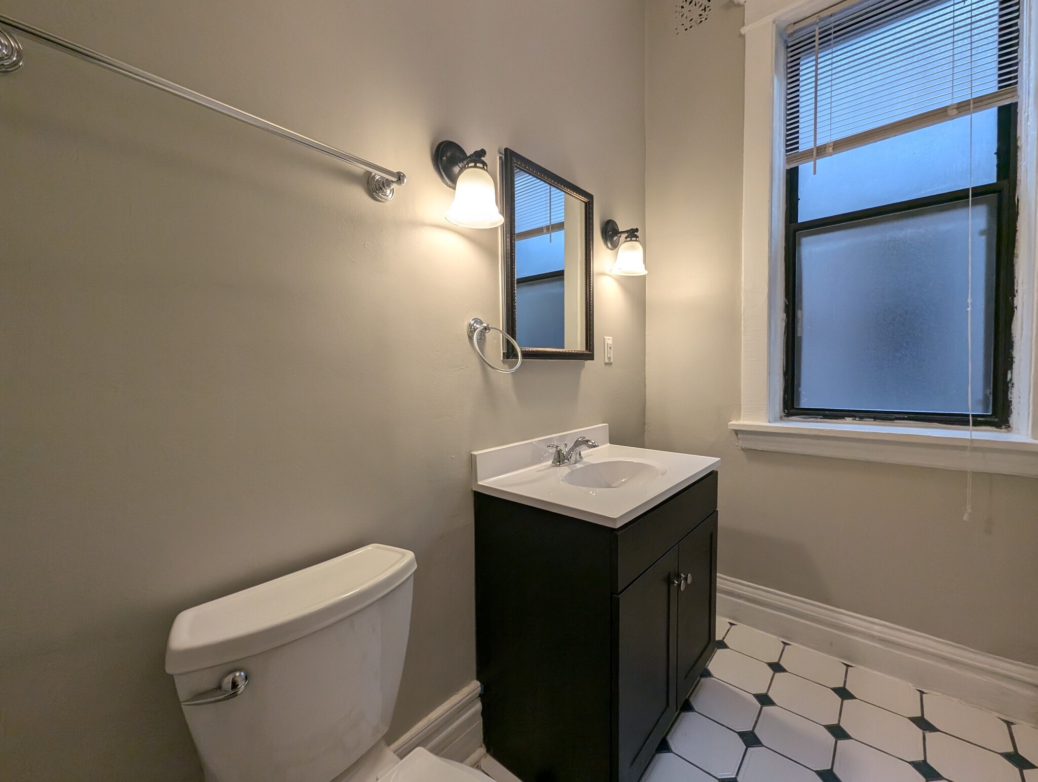 Building Photo - 3816 N Fremont St