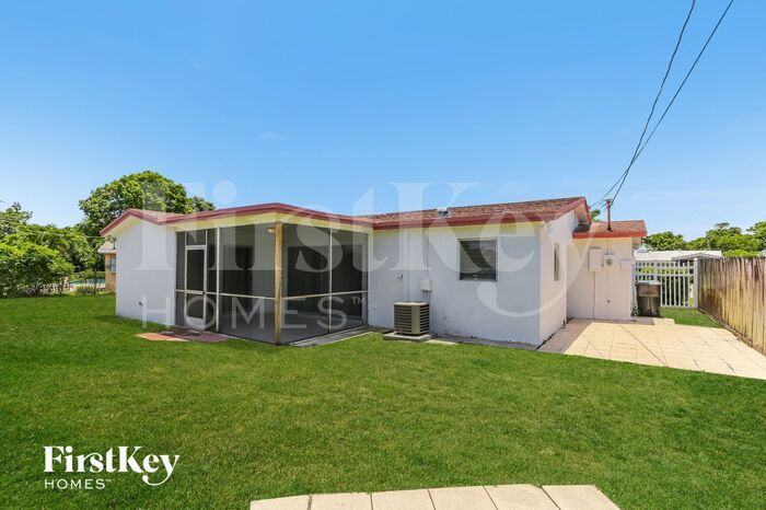 Building Photo - 3611 NW 36th St