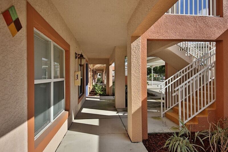 Building Photo - Santa Barbara Villas - Move in Special