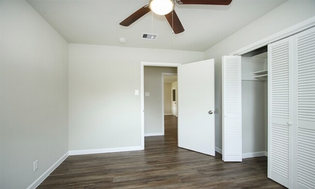 Building Photo - 9205 Vicksburg Ave