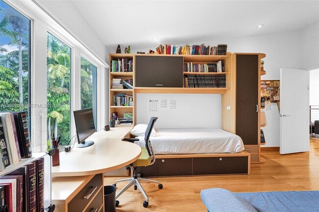 Building Photo - 145 Biscay Dr