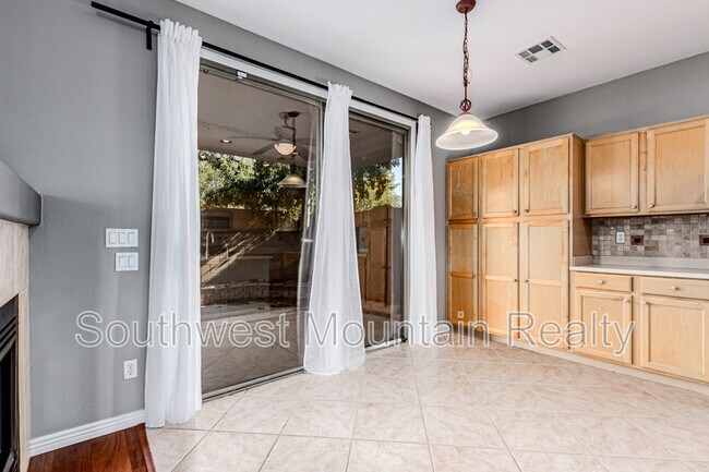 Building Photo - 1149 N Cholla St