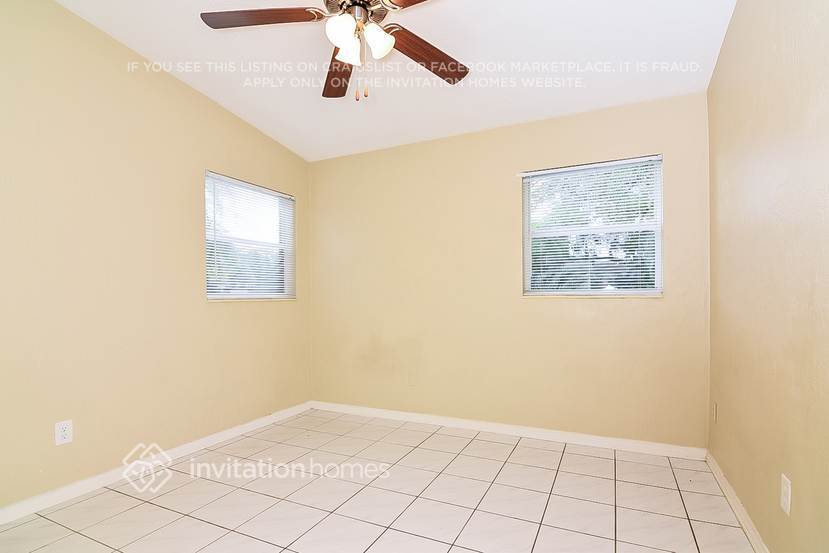 Building Photo - 813 E River Dr