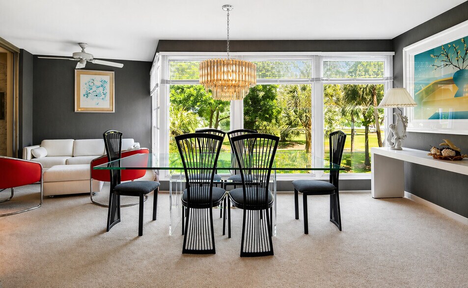 Building Photo - 3900 Oaks Clubhouse Dr