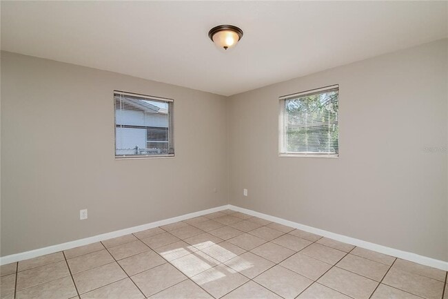 Building Photo - 3824 Moog Rd