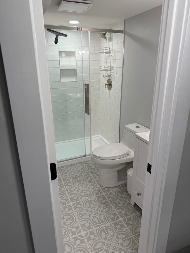 Building Photo - 2321 Riverview Terrace