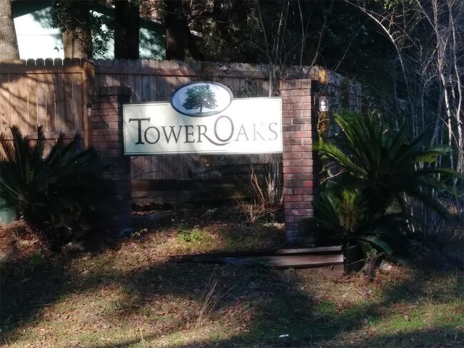 Building Photo - 1723 SW 68th Terrace