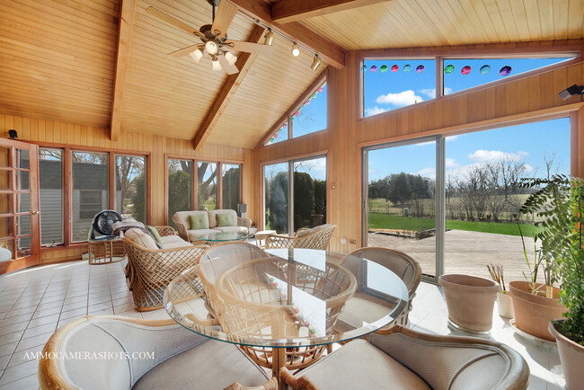 Building Photo - 2344 Appleby Dr