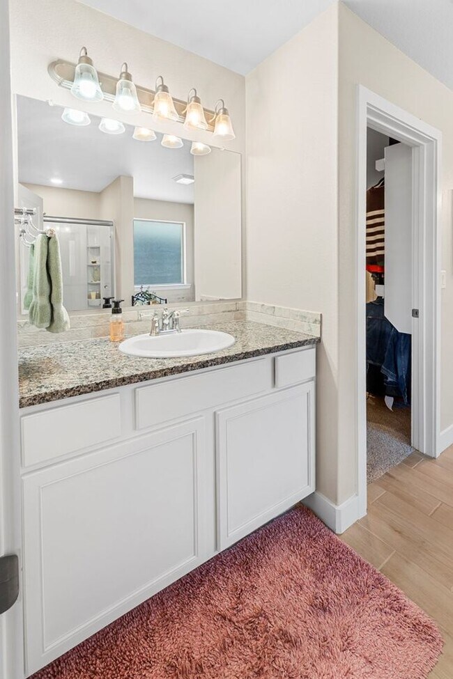 Building Photo - Fully Furnished