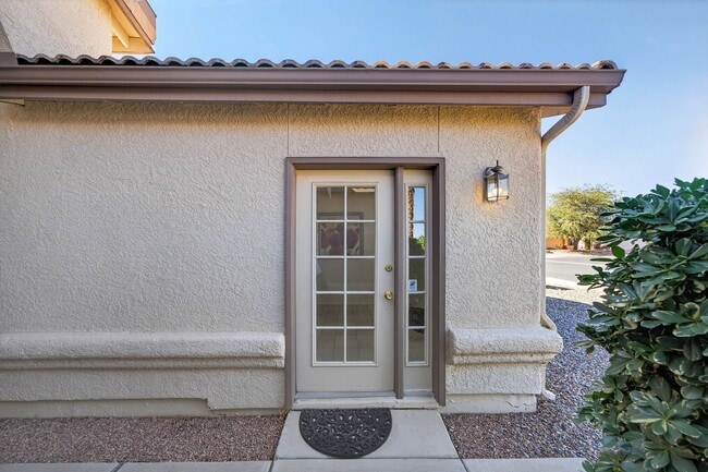 Building Photo - 3824 Plaza De La Yerba