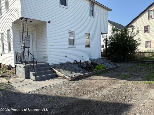 Building Photo - 216-216 14th Ave