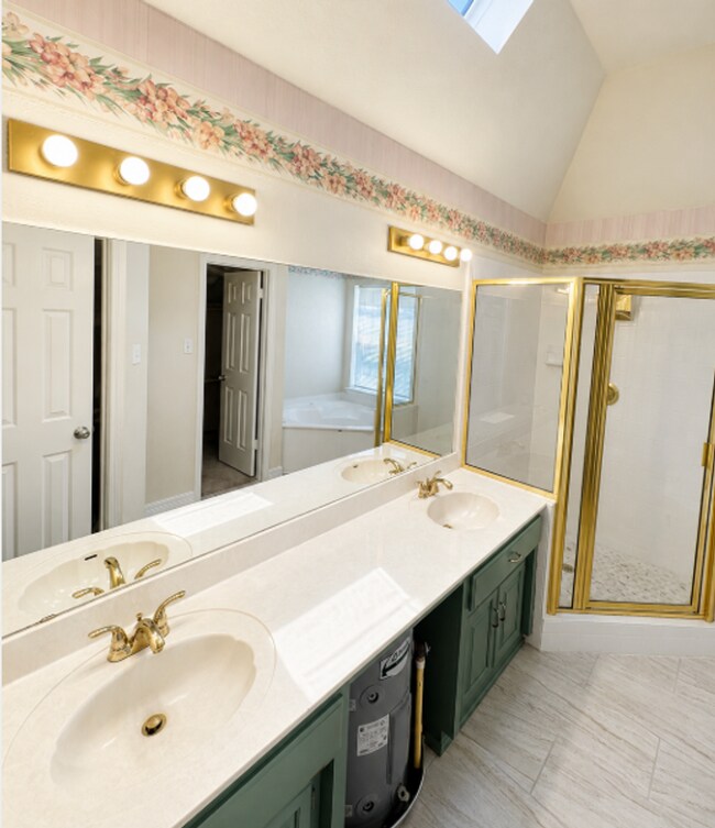 Building Photo - AVAILABLE MAY 18; APPLY ON OUR WEBSITE TODAY!!