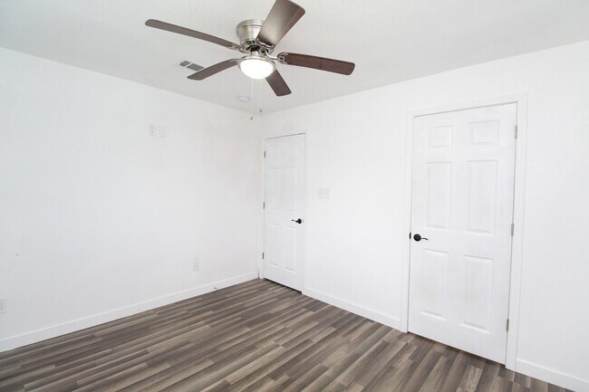Building Photo - 4BR Home with LVP Flooring, Open Layout & Large Backyard Near Dogwood