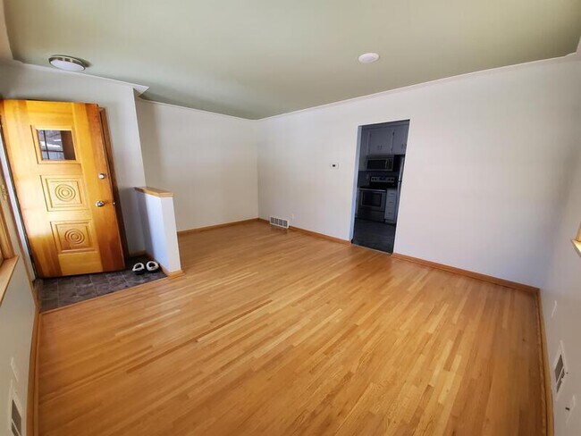 Building Photo - 5713 Xerxes Ave S