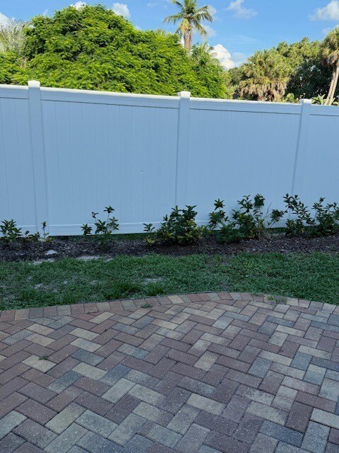 Building Photo - 1201 Solana Rd