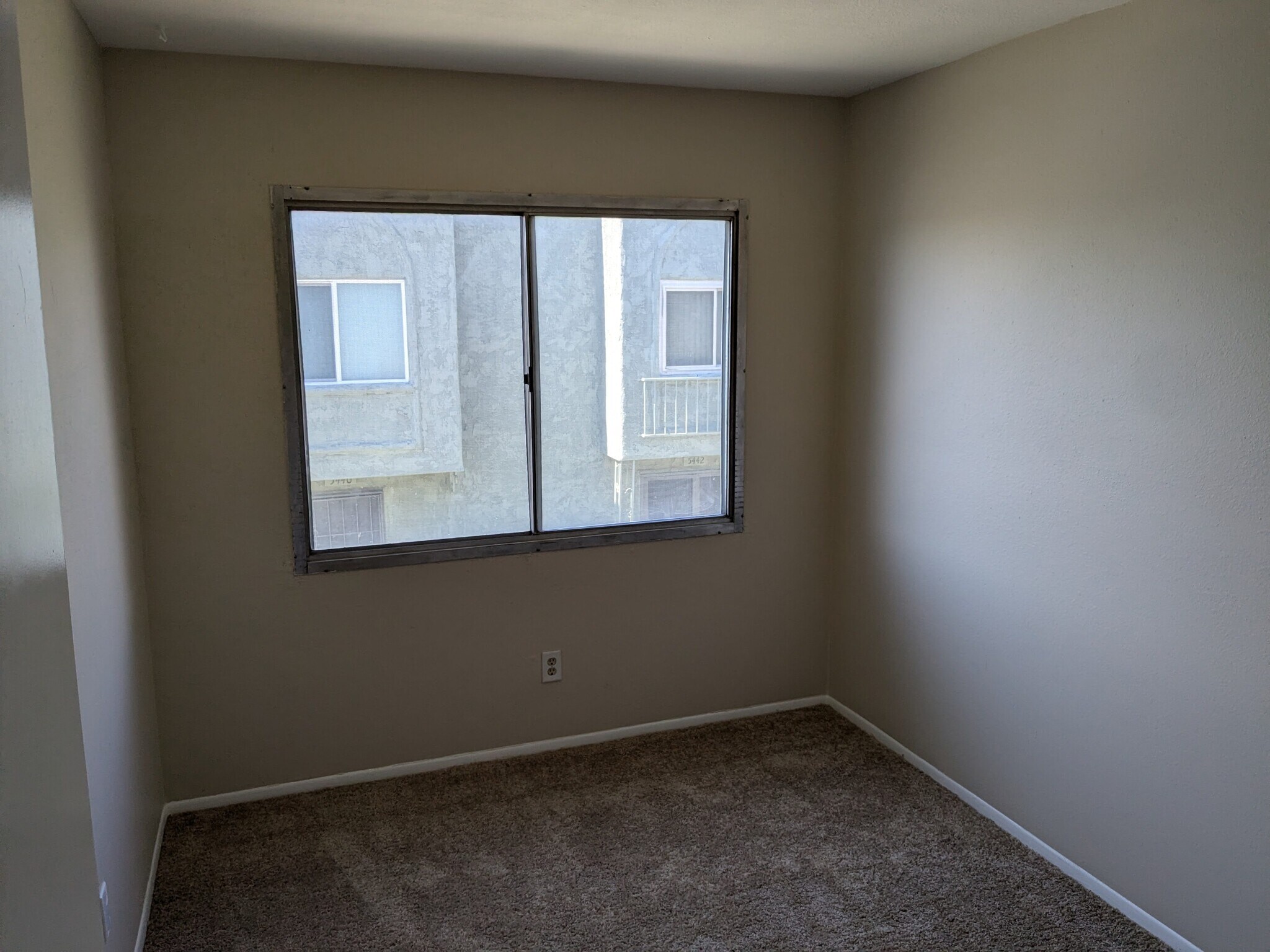 Building Photo - 5436 W Sheena Dr