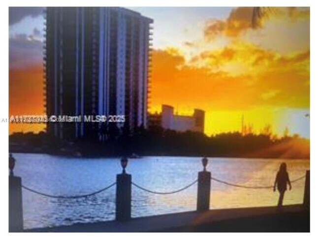 Building Photo - 2910 Point E Dr