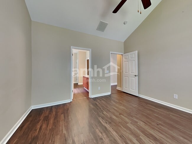 Building Photo - 830 Hyacinth Circle