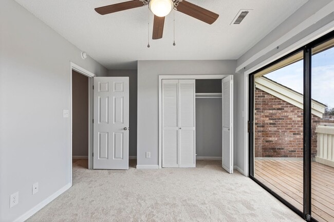 Building Photo - Master Suite with Balcony!!! Completely remodeled 2 level townhome close to the beaches of Surfside!