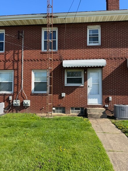 Building Photo - 124 Spangler Rd NE